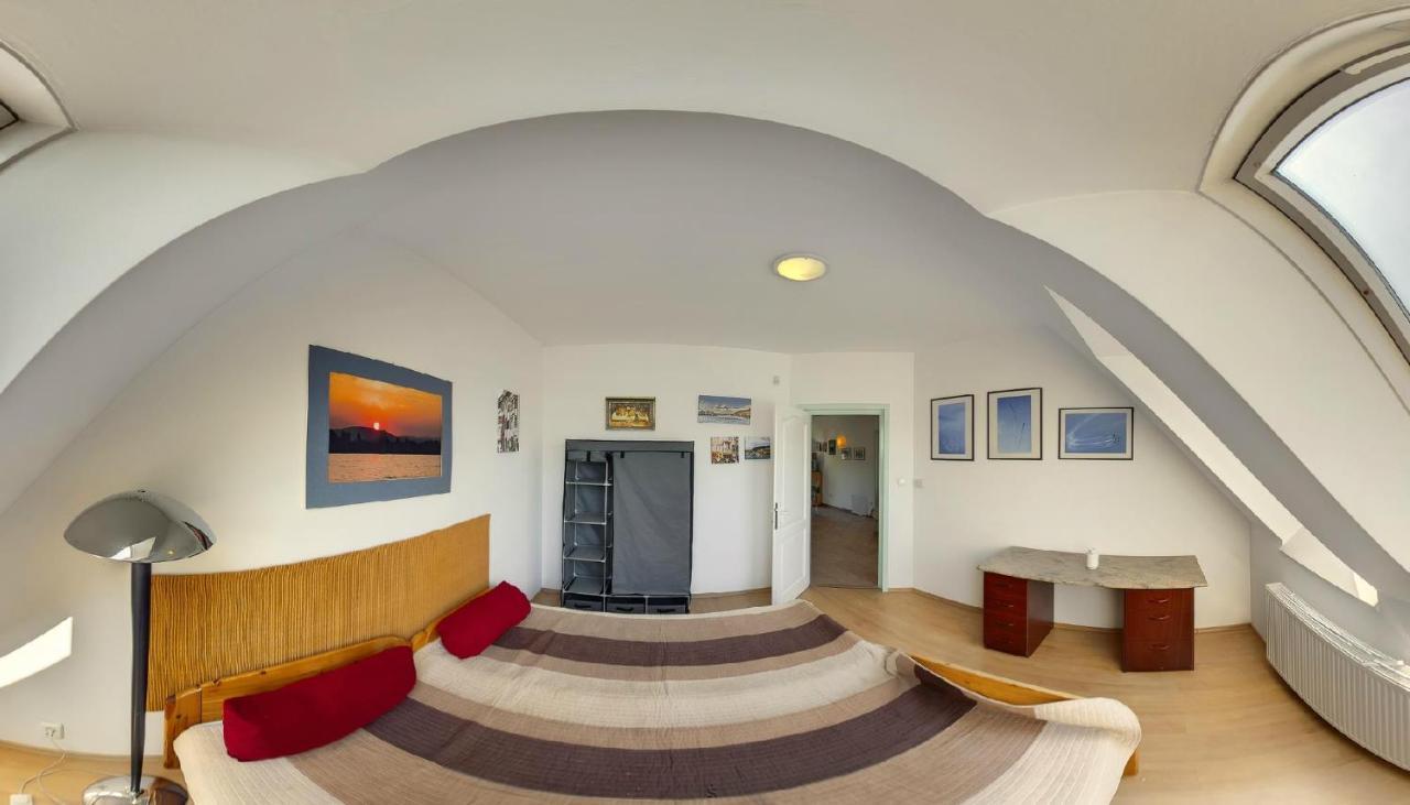 Highway House Hotel Kecskemét Eksteriør billede