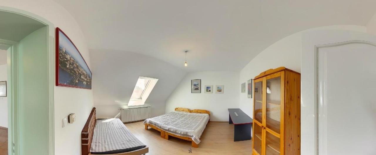 Highway House Hotel Kecskemét Eksteriør billede